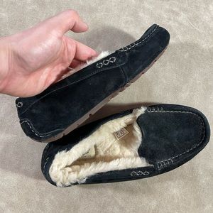UGG Ansley Moccasins Slipper Black, Size 8 Womens